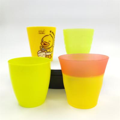 China Gift & 5027 Craft Stadium Mug Food Grade PP Child Promotional 8oz Frosted Plastic Cups Personalized Plastic Cup Tumbler for sale