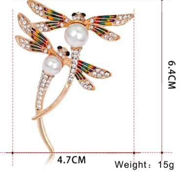 China Crystal Mariposa Metal Dangling Saree Women Vintage Multicolor Luxury Elegant Tassel Brooch Pin Huge Vintage Metal Dragonfly Brooches for sale