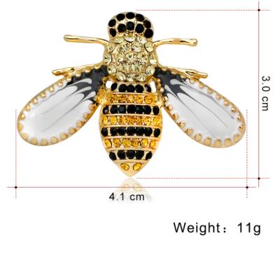 China Custom Designer Women Crystal Mariposa Brooch Pins Floral Sweater Flower Stone Rhinestone Metal Vintage Luxury Bee Brooches for sale