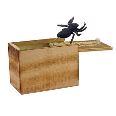 中国 Amazon Handmade New Hot Selling Creative Wooden Spider Halloween Pull Children Joke Box Toy 販売のため