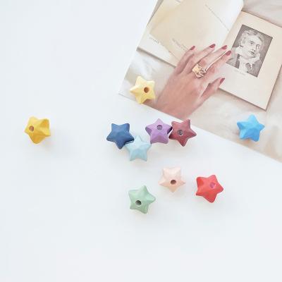 China Bracelet Bangle Loose Plastic Pony DIY Acrylic Beads 200pcs Single Hole Cut Pentagram Rubber Beads For Jewelry Making for sale