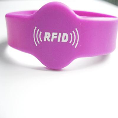 China Waterproof/Waterproof RFID Silicone Wristbands Microship Silicon Band Wristband for sale