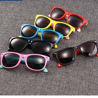 China Cost-effective sunglasses for baby anti-UV glass kids silicone sunglasses high quality polarization sunglasses for kids 2022 for sale