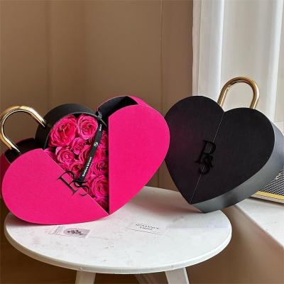 China Recycled Materials OEM Custom  Valentine's Day new explosive - lock heart gift box, flower shop explosion  The new heart lock shape for sale