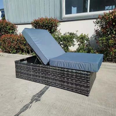 China Minimalist Whole Sales Rate Outdoor Furniture With Cushions Rattan Patio Day Bed for sale