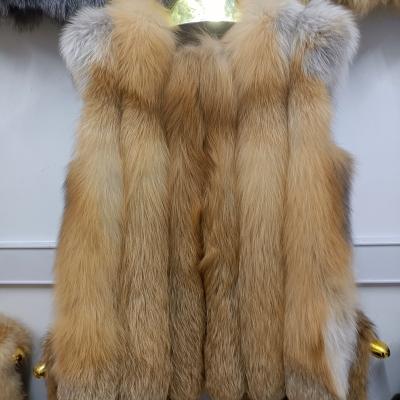 China Anti-wrinkle BeautifulRealFoxFurVest WomenWinterWarm NaturalColoLuxuryFashionWholeFurPelt RedFoxFurVestminkvest for sale