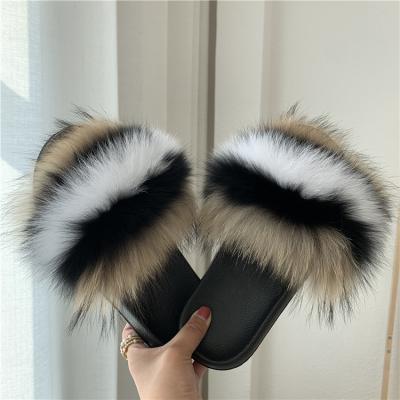 China Fashion Trend Wholesale Fox Fur Slippers Womens Designer Fur Slides Private Label Fur Slides for sale