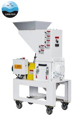 China Sprue Runner Plastic Crusher Machine Low Speed Soundproof Immediate Granulator Crusher for sale