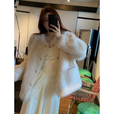 China Anti-wrinkle Tuscan sheepskin fur one body coat women's lamb fur autumn and winter young black and white short 2022 new hot for sale