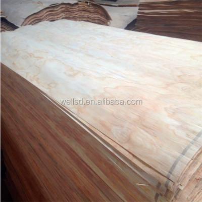 中国 cheap price of rotary cut radiata pine veneer 販売のため