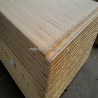 Cina Wells 4x8 Engineered Reconstituted Wood Veneer 0.15-1.0mm 22cub Meters MOQ in vendita