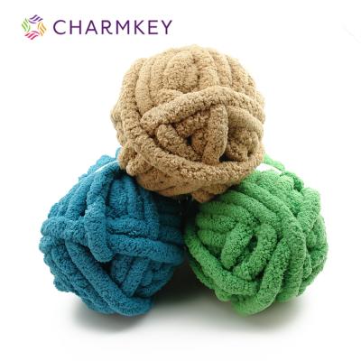 China Super Thick Bulky Giant 100% Anti-bacteria Charmkey Yarn Polyester Skein Yarn For Baby Blanket Or Scarf Bulky Price for sale