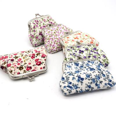 China Fashion Cloth Floral Coin Purse 3 Inch Short Wallet Activity Gifts Coin Purse for sale