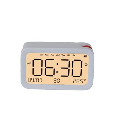 China Custom High Quality Children'S Cute Desk Clock Orange Dot Clock For Modern Bedrooms for sale