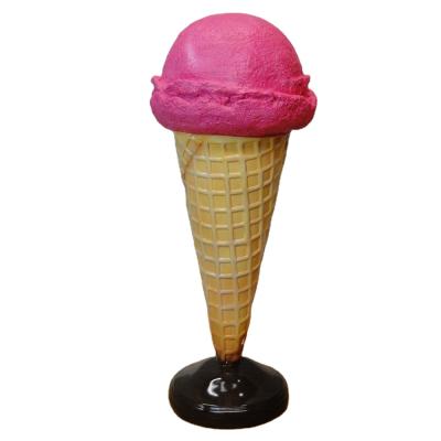 China China Big Strawberry Ice Cream Cone Floor Sculpture For Shop Advertising Street Sign for sale