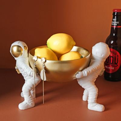 China Modern Creative Europe Art Style Resin Crafts Astronaut Statue Fruit Stand Painting Sculpture For Birthday Gift for sale