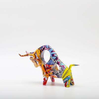 China Europe Modern Creative Animal Ornaments Color Resin Crafts Scare Colorful Home Decoration Spanish Bullfighting for sale