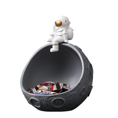 China Luxury Modern Nordic Storage Box Astronaut Morden Porch Decor Accessories Home Astronaut Storage Creative Decoration for sale