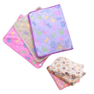 China Main Wholesale Cat Blanket Blanket Travel Pet Supplies Warm Coral Fleece Pet Blanket Autumn And Winter Pet Blanket for sale