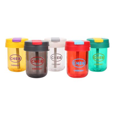 China Viable Wholesale Custom Water Bottle With Straw Plastic New Cheap Water Bottle With Straw Mini Plastic Summer Water Bottle for sale