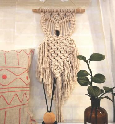 China Handmade macrame wall hanger with macrame cotton rope for sale