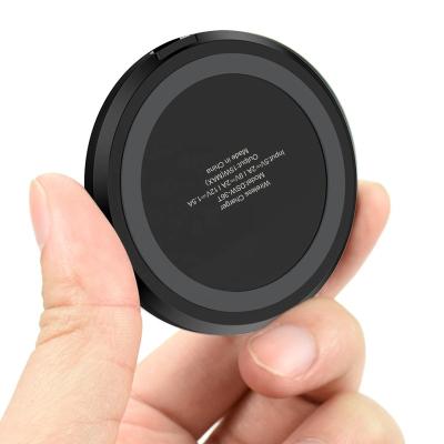 China Mobile Phone Made in China 10W Mini Black Wireless Charger Charging Station for Smart Phone for sale