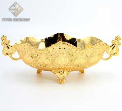 China Viable Creative Boat Shape 7 Inch Fruit Candy Chocolate Basket Wedding Decoration Table Use Kitchen Use Serving Tray Zinc Alloy for sale