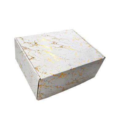 China Recycled Materials Wholesale Recycled Materials Shoes Apparel Custom Cardboard Corrugated Box for sale