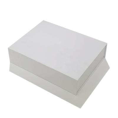 China Handmade Magnetic Folding Storage Closure Gift Box Kids Gift Box With PP Bags Packaging Te koop