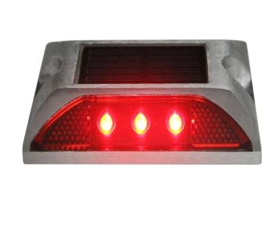 China Road Safety Stud Lane Solar Light Waterproof Road Warning LED Warning Light Truck for sale