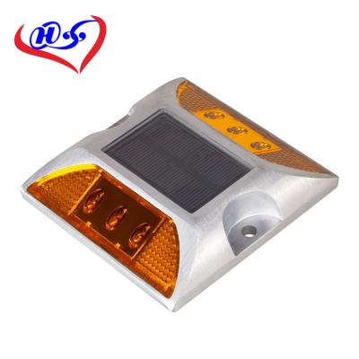 China Road Safety Flashing Cat Eye Led Solar Road Stud Light Aluminum for sale