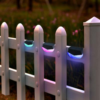 China Solar Powered Garden Wall Fence Led Lamp Outdoor Decor Led Garden Backyard Light for sale