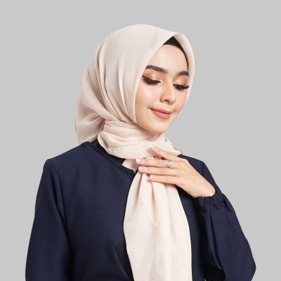 China Classic In Good Color Cotton Simple Scarf Wholesale White Super Veil Material Muslim Hijab Women Fit Other Scarfs Available for sale