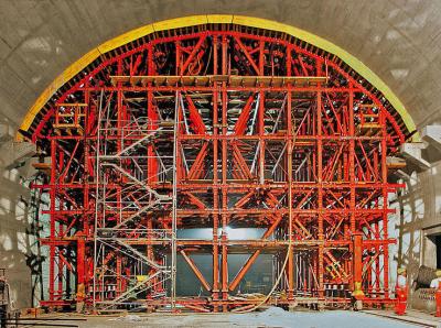 China OEM Metal Tunnel Formwork System with H20 timber beam , Tunnel Lining Trolley for sale