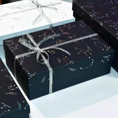 China 2022 Low MOQ Recyclable Eight Color Folding Fashionable Gift Boxes For Packaging for sale