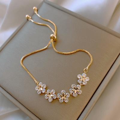 China 2021 Trendy New Gold Plated Pearl Chain Jewelry Floral Trendy Bracelets For Women for sale