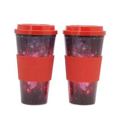 China Stadium Dishwasher Safe 650ML BPA Stored Custom Cup Travel Mug Free Plastic Reusable Coffee Mug With Lid And Sleeve for sale