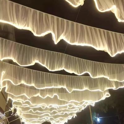 China White Light S Strip Wedding Ceiling Curtain For Dance Hall Wedding Event Party Hall Decor With Led Light Strip (Cortina de teto de casamento de luz branca com tira de luz LED) à venda