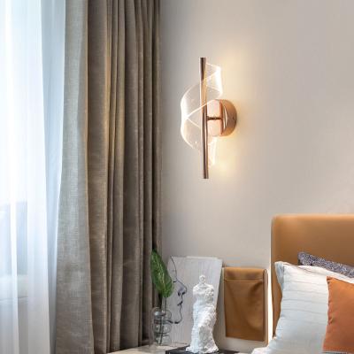 Cina Moderna lampada da parete a forma di vite sfondo del soggiorno Lampada da parete acrilica personalizzata per il letto in vendita