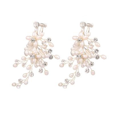 China Freshwater Wedding Simple Romantic Alloy Gold Pearl Hair Accessories Bridal Earrings for sale