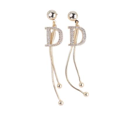 China 2021 New Long Women's Retro Earrings Fashion Simple Earrings for sale