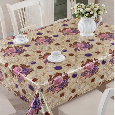 China Oilproof 2020 New Hot Selling Designs PVC Gold And Silver Table Cloth In A Rolls For Home And Restaurant for sale