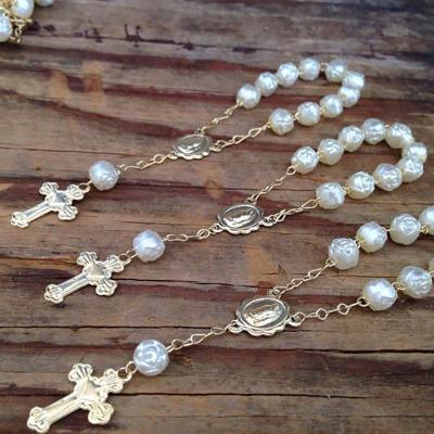 China Religious Ivory Color Baptism Favors Gold Plated Accents Mini Rosaries Acrylic Beads Christening Favors Decenarios Decades Finger Rosarie for sale