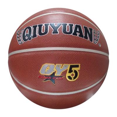 中国 Factory Low Price Inflatable PU Soft Touch Basketball Compound Ball Basketball Indoor Outdoor Primary Sports Balls 販売のため