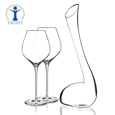 China Hand Fashion Stocked Blown High Quality Animal Shaped Clear Art Glass Decanter Wholesale for sale