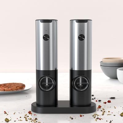 China Sustainable High Quality Adjustable Rechargeable Electric Automatic Pepper Grinder Salt Pepper Grinder Set With Filling Base for sale