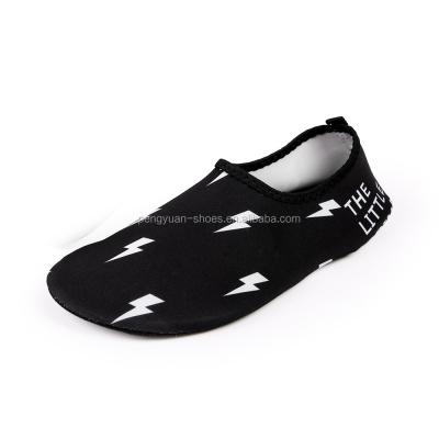 China Water Skin Aqua Shoes Quick Dry Beach Shoes Unisex Ultra Light Yoga Barefoot Swimming Shoes for sale