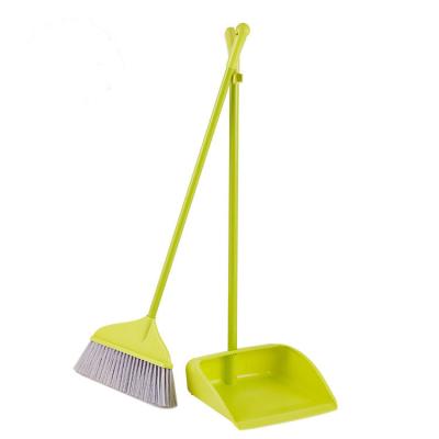 China A Sustainable Household Plastic Broom Set Office Broom Dustpan Wholesale Cleaning Broom for sale