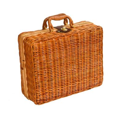 China WF005 Sustainable Picnic Basket Hamper Shopping Vintage Basket With Lid And Handle For Camping For Shopping for sale