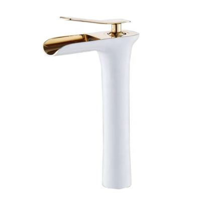 China Modern Manufacturers Wholesale European Hot And Cold Lavatory Bathtub Below Step Bake Antique Painting Waterfall Faucet for sale